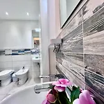 8 Lofts - - 2 아파트