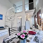 8 Lofts - - 2 아파트