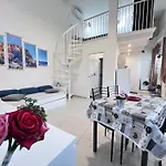 아파트 8 Lofts - - 2 *