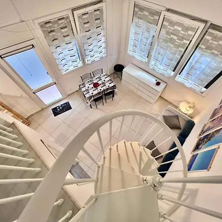 8 Lofts - - 2 La Spezia