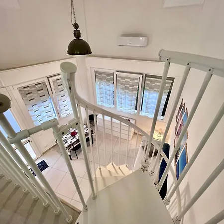 8 Lofts - - 2 * La Spezia