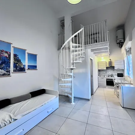 8 Lofts - - 2 * La Spezia