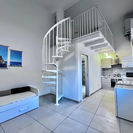 8 Lofts - - 2 La Spezia