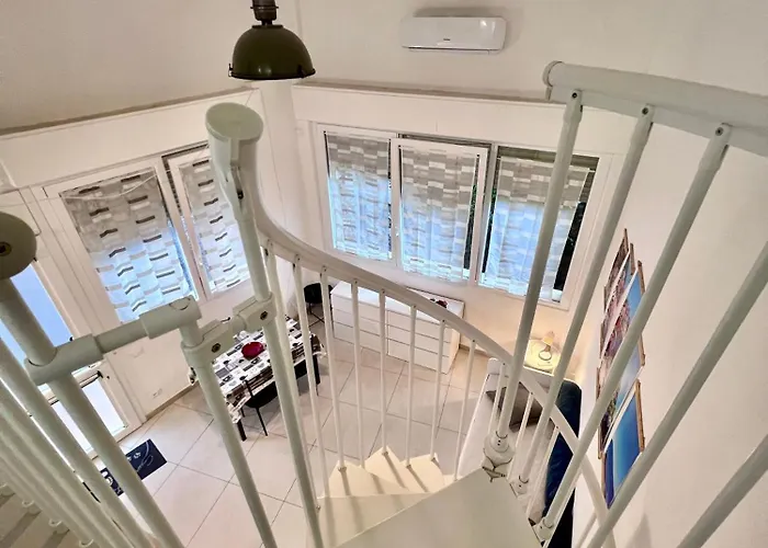 8 Lofts - - 2 * La Spezia