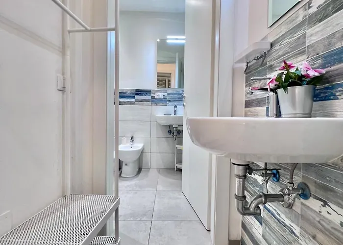 8 Lofts - - 2 Apartment