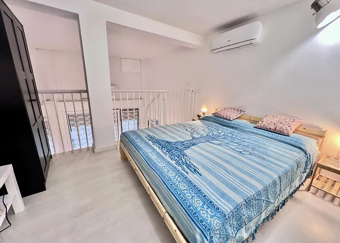 8 Lofts - - 2 Apartment