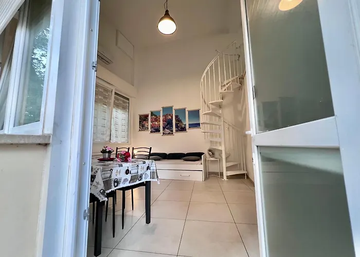 8 Lofts - - 2 Apartment *