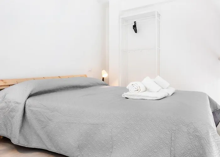 8 Lofts - - 2 Apartment