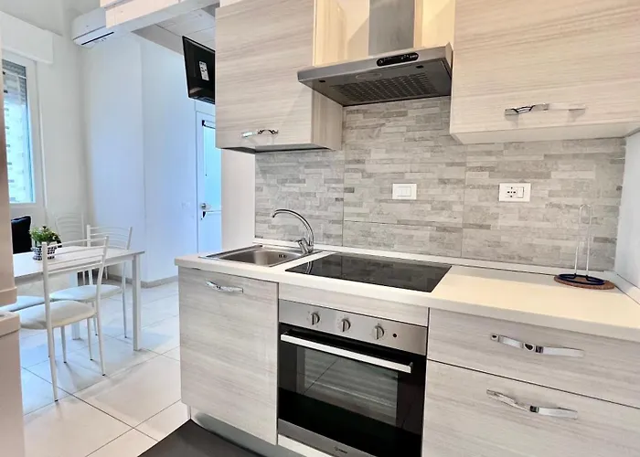 8 Lofts - - 2 Apartment *