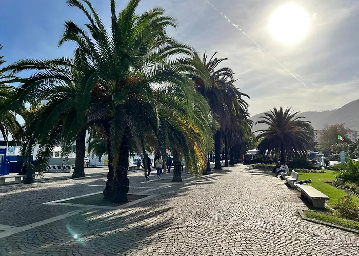 8 Lofts - - 2 Apartment *