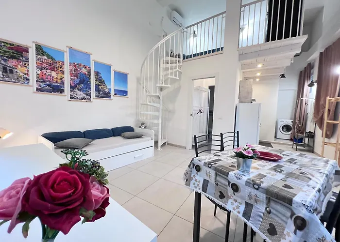 8 Lofts - - 2 Apartment *