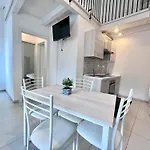 8 Lofts - - 2 Appartement