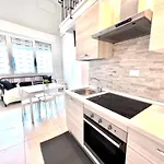 8 Lofts - - 2 La Spezia