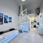 8 Lofts - - 2 * La Spezia
