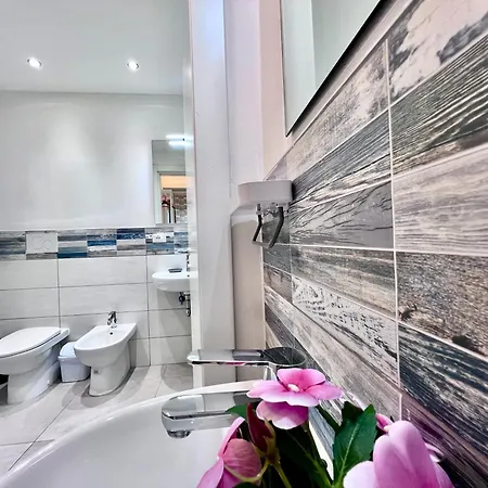 8 Lofts - - 2 Apartman