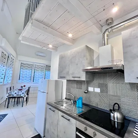 8 Lofts - - 2 Apartman *