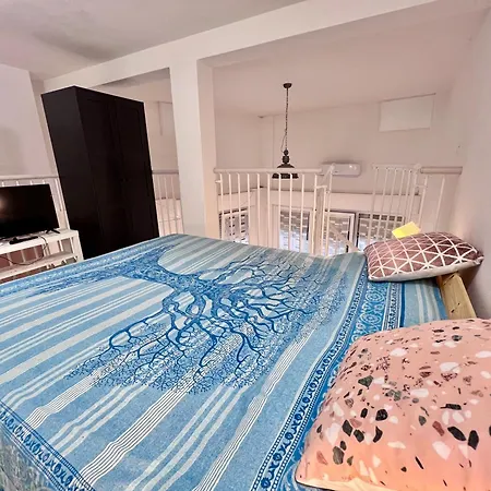 8 Lofts - - 2 La Spezia