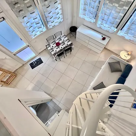 8 Lofts - - 2 Lägenhet *