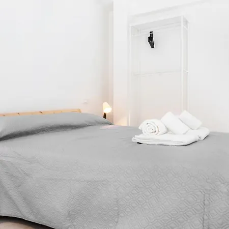 8 Lofts - - 2 Apartman