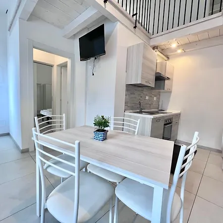 8 Lofts - - 2 Appartamento