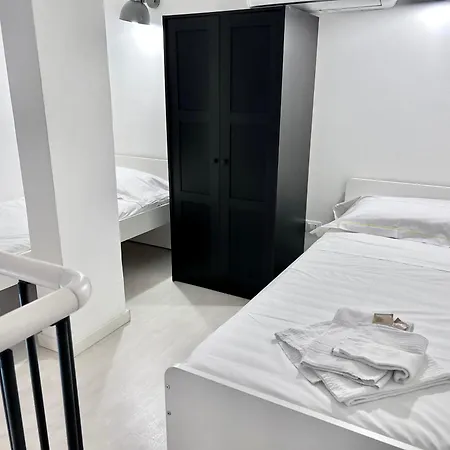 8 Lofts - - 2 * La Spezia